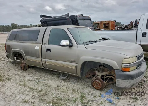 2002 Chevrolet Silverado C2500 Heavy Duty from USA, damaged, VIN 1GCHC24162E108783